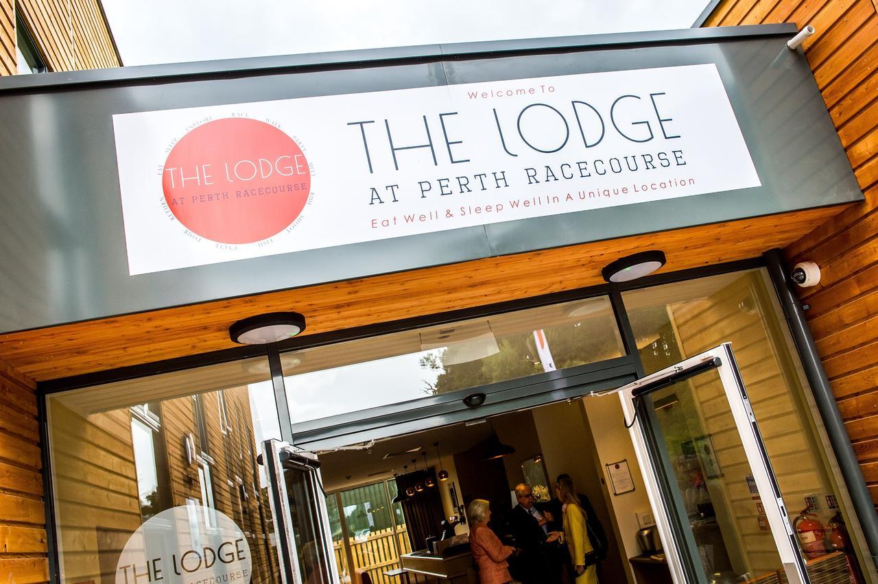 The Lodge At Perth Racecourse Exterior photo